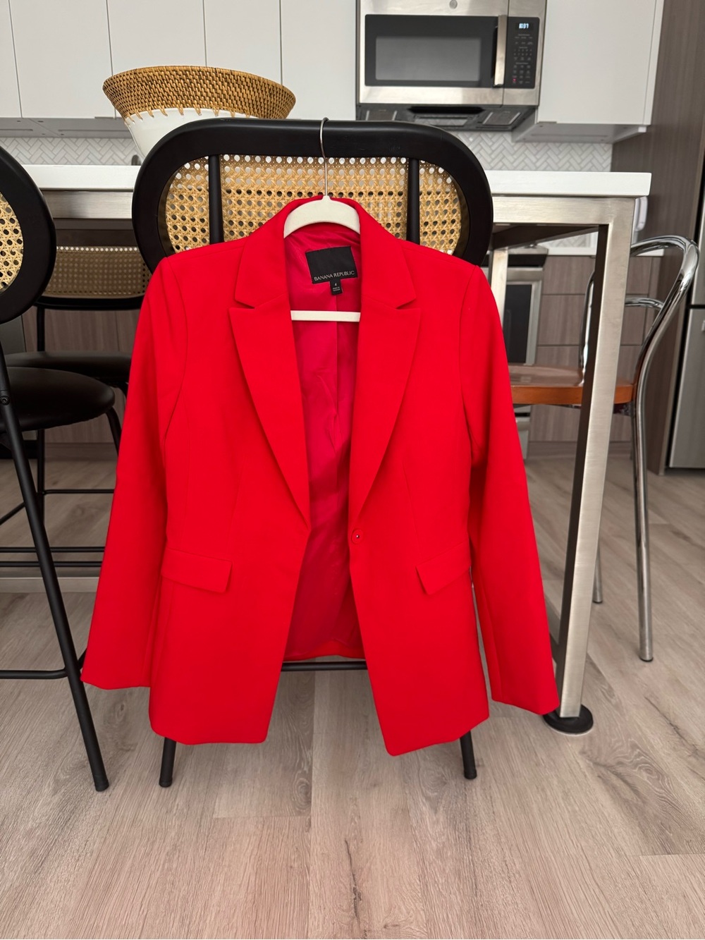Banana Republic Women’s Single-Button Blazer